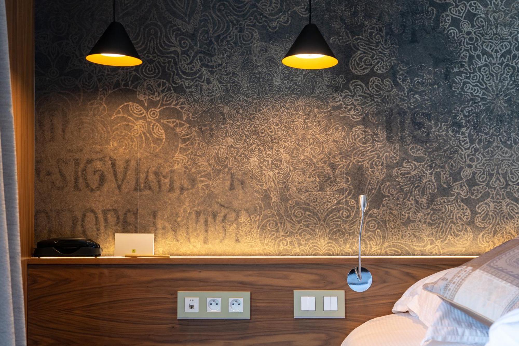 Logis Auberge Les Murets Hotel Restaurant Spa Chandolas Bagian luar foto