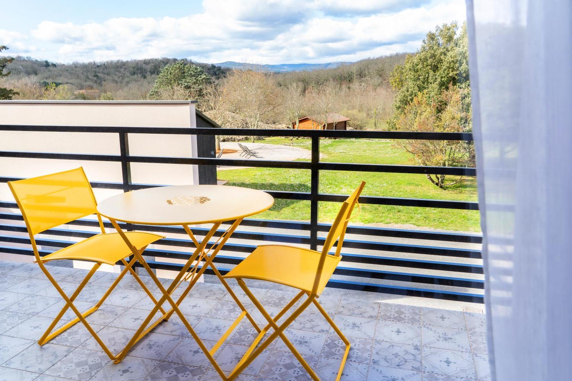 Logis Auberge Les Murets Hotel Restaurant Spa Chandolas Bagian luar foto