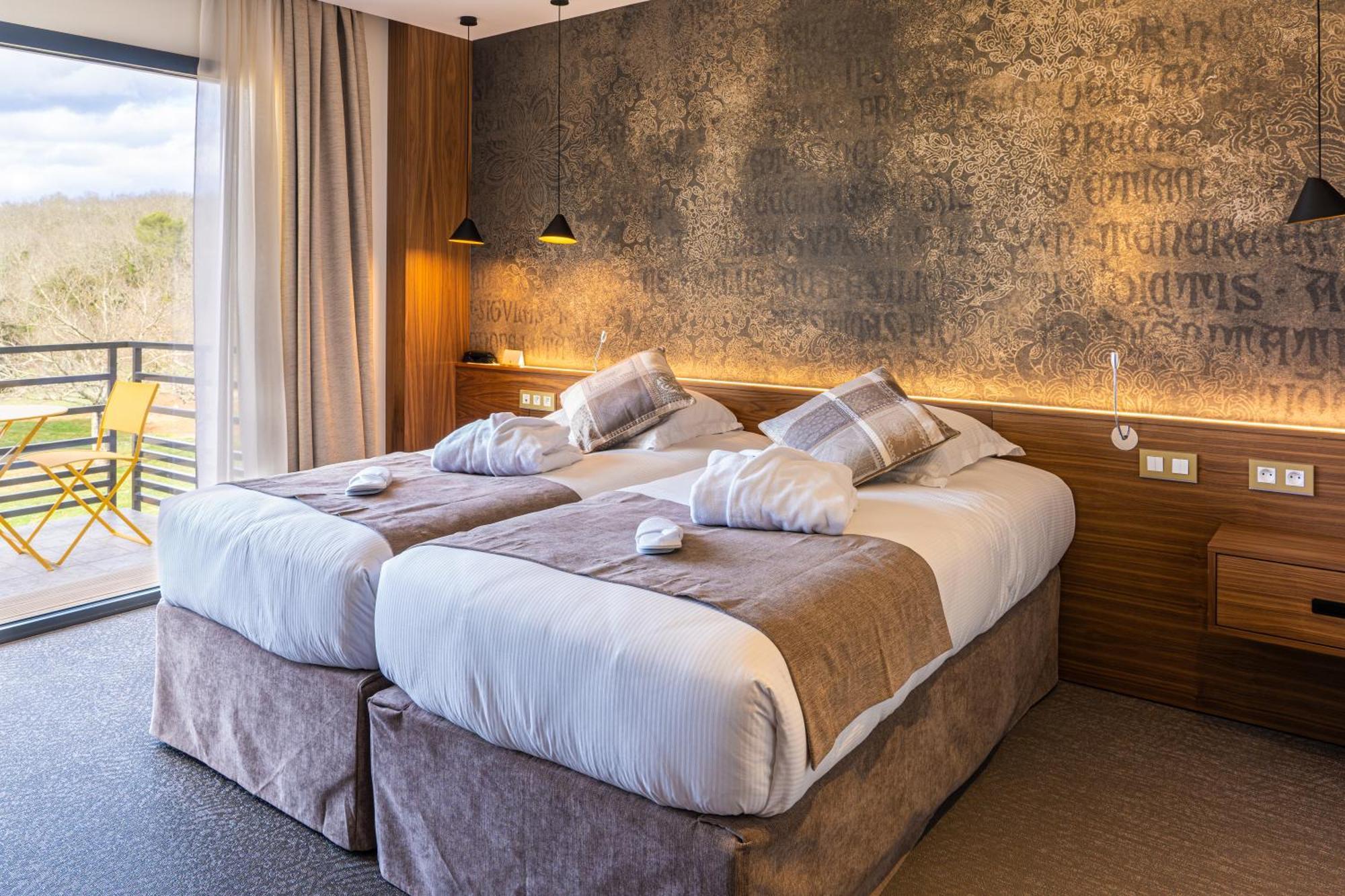 Logis Auberge Les Murets Hotel Restaurant Spa Chandolas Bagian luar foto