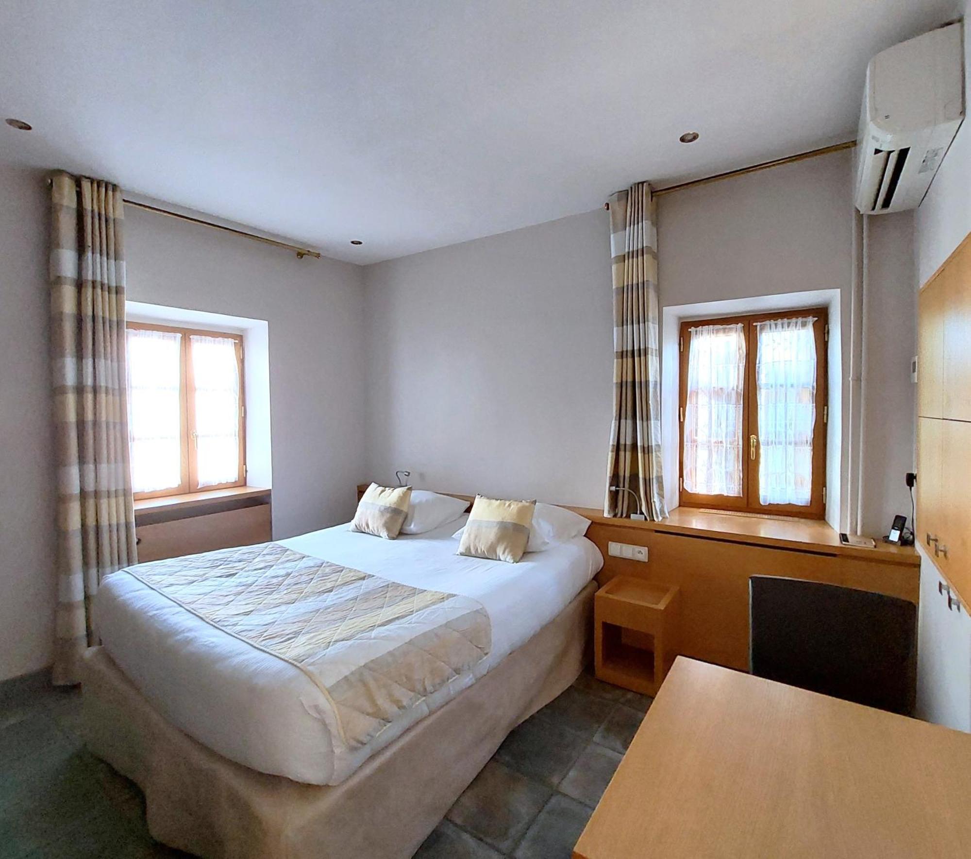 Logis Auberge Les Murets Hotel Restaurant Spa Chandolas Bagian luar foto