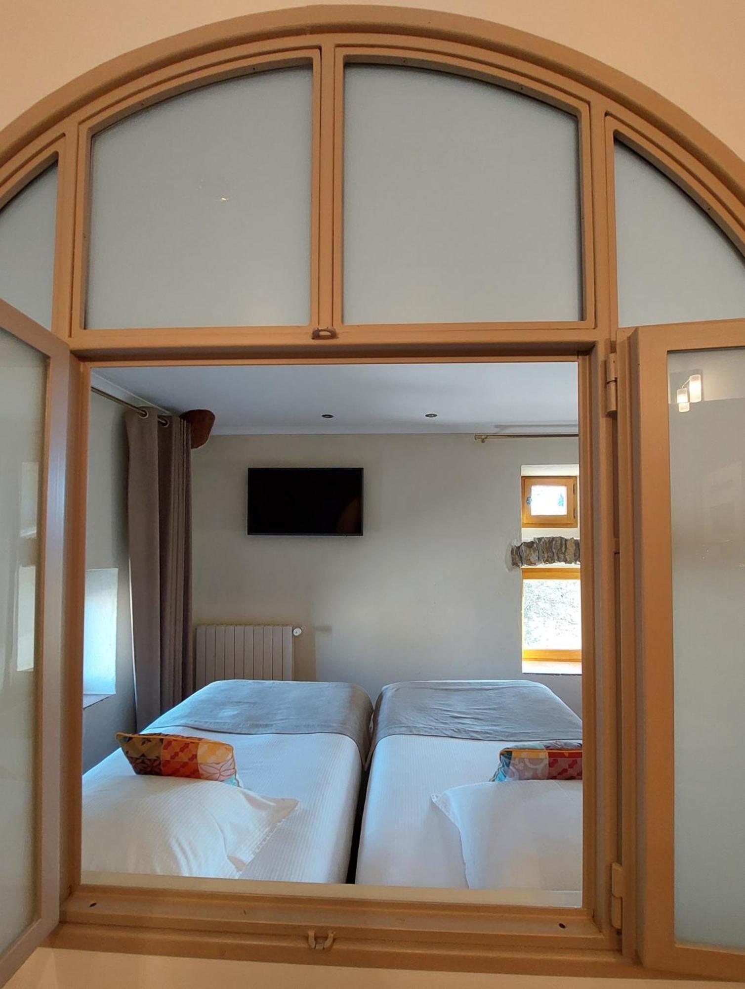 Logis Auberge Les Murets Hotel Restaurant Spa Chandolas Bagian luar foto